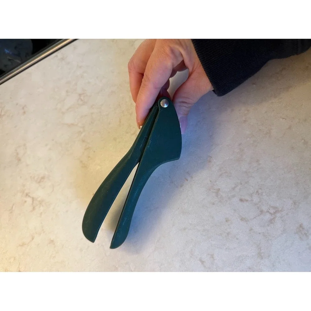 VINTAGE/RETRO LE CREUSET Kitchen Tools GARLIC PRESS/MINCER/CRUSHER